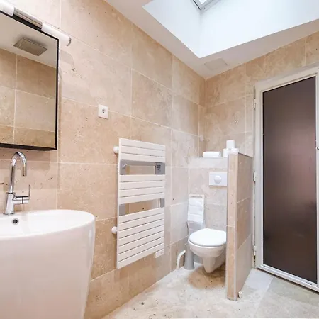 Guestready- Studio With Bath - Grands Boulevards Paris